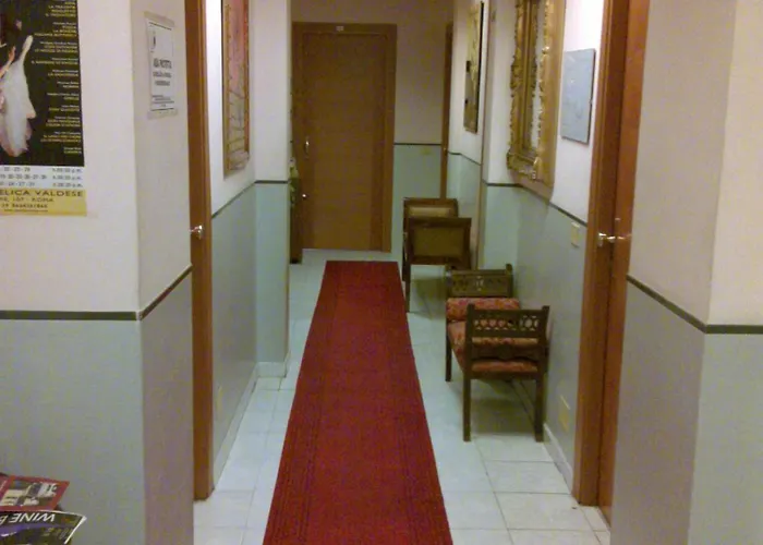 Lazzari Otel