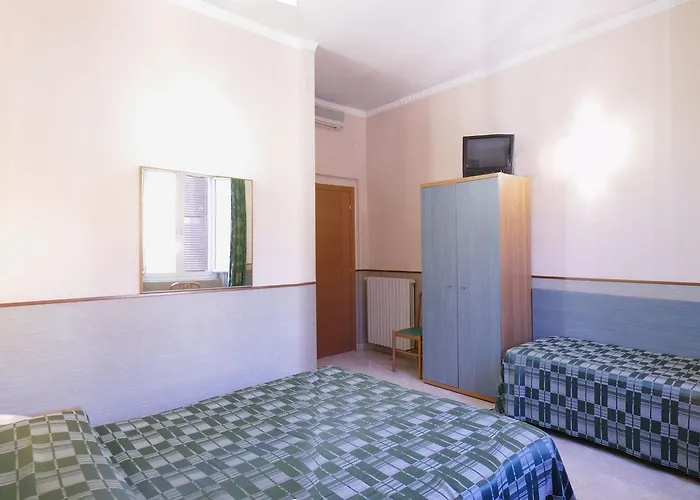 Lazzari Otel Roma