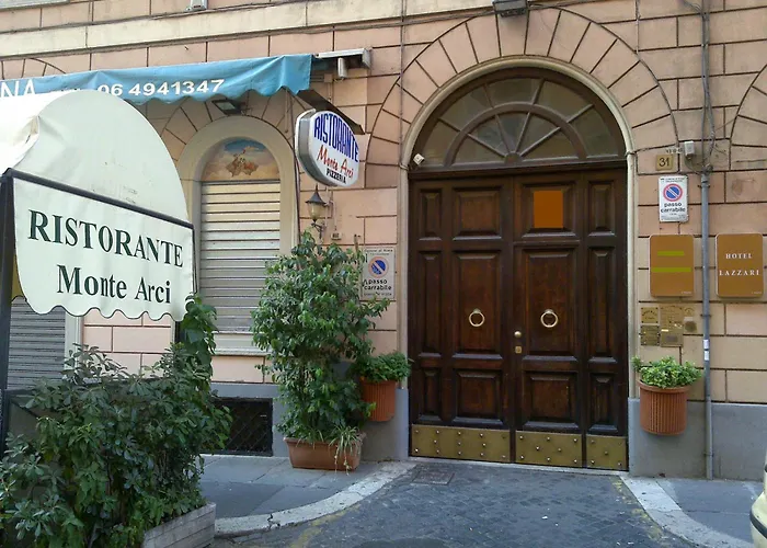 Lazzari Otel *