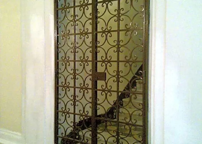 Lazzari *