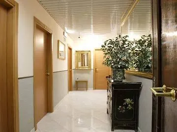 Lazzari Otel
